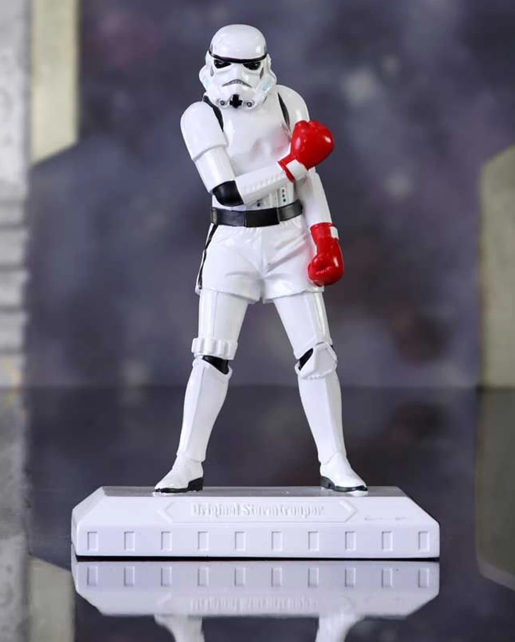 The Greatest Stormtrooper Boxer Figur 18cm 4 The Greatest Stormtrooper Boxer Figur 18cm – Bild 2